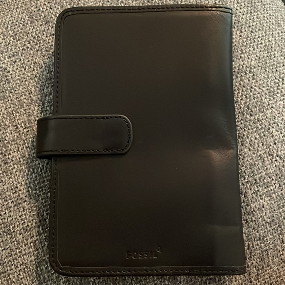 Fossil tech Carrier - Picture 2 of 7